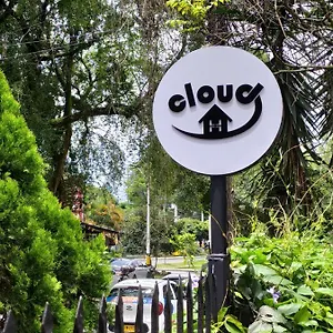 Albergue Cloud9